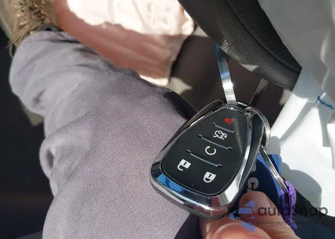 2020 Chevrolet Malibu Fwd 1Fl from USA, damaged, VIN 1G1ZC5ST8LF026682